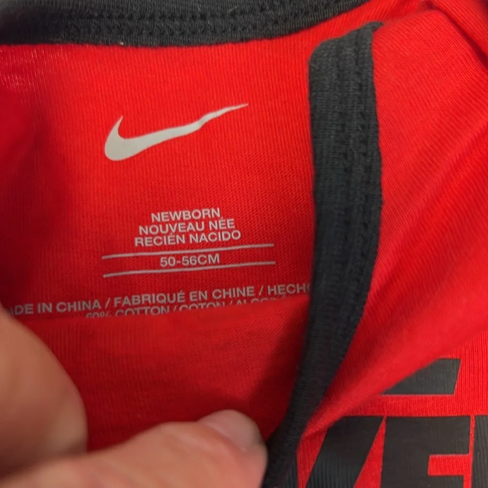 Nike‎ T-shirt